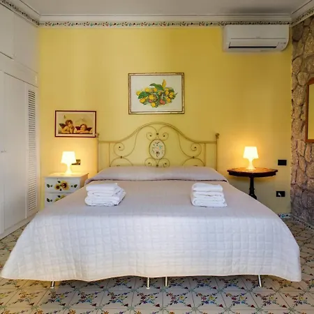La Maison D'ileane Di Silvana By Italianhost Hébergement de vacances